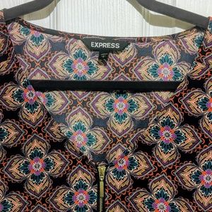 ❇️ Express Colorful Floral V-Neck Blouse Top ❇️